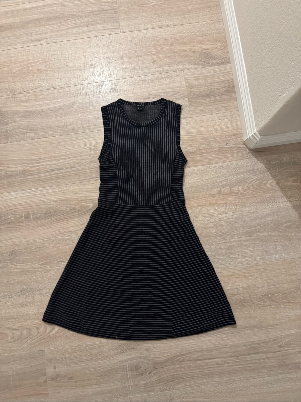 Theory Black & Gray Sleeveless Ribbed Fit-and-Flare Dress